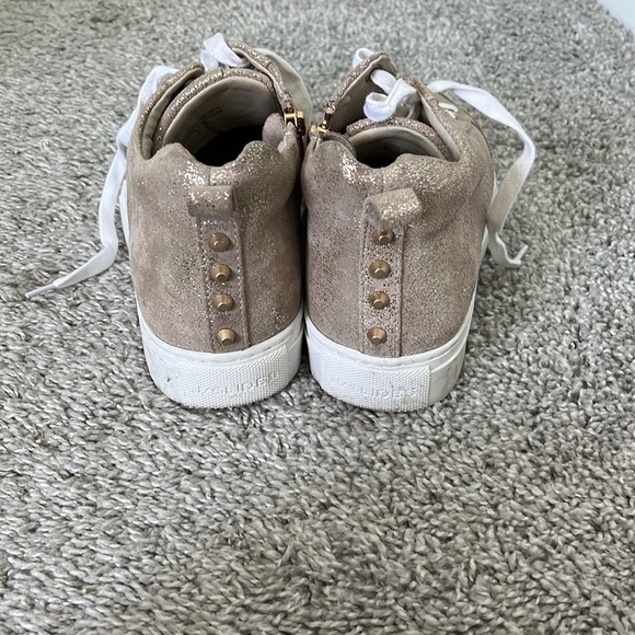 Never worn J/Slides - Picture 4 of 5